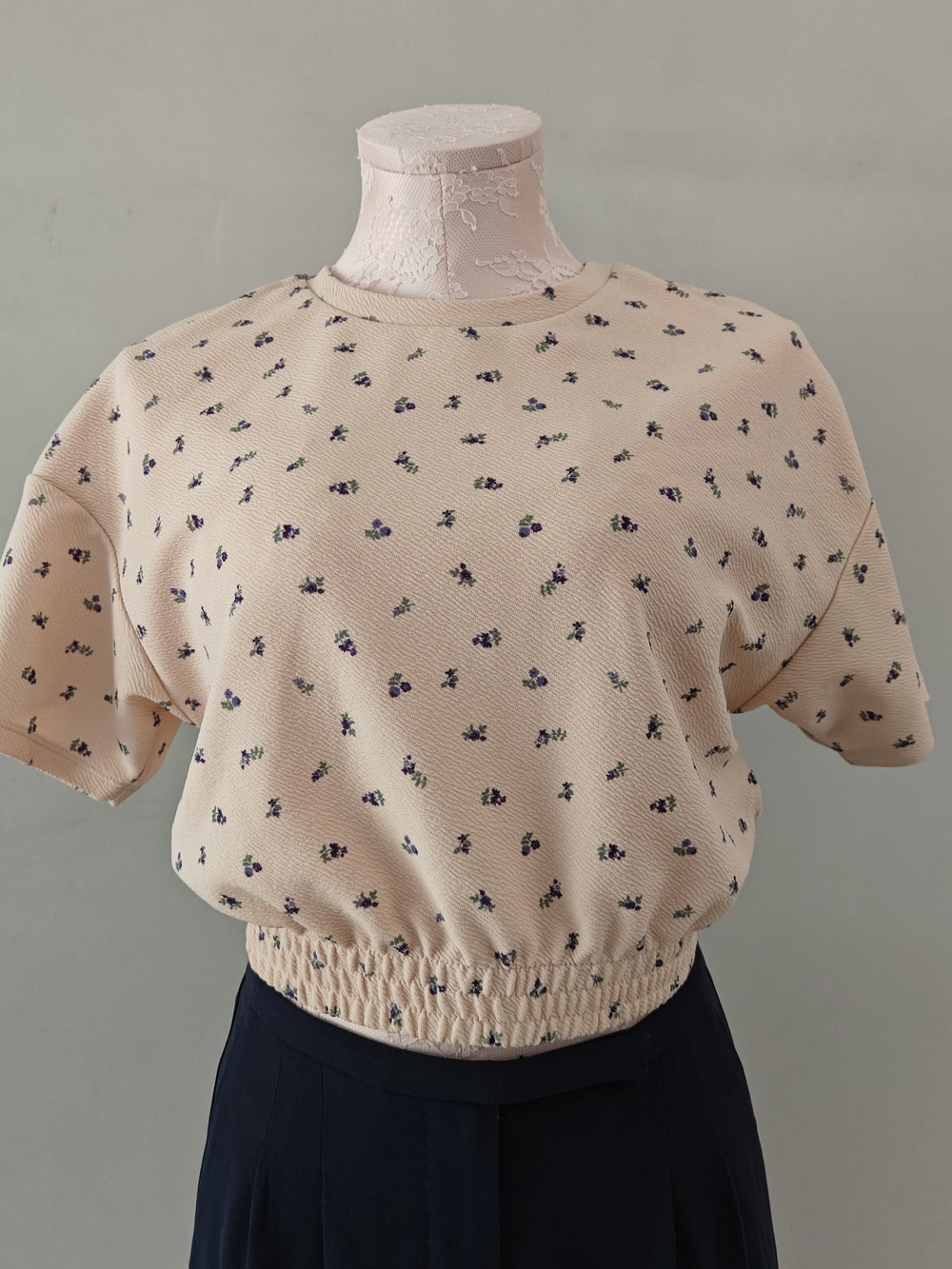 Icone Short-Sleeve Floral Cropped Top Small Summer Floral Casual Cute